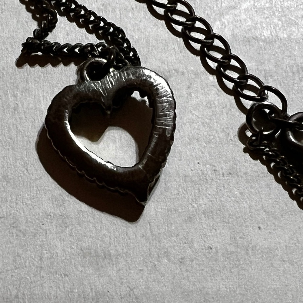 Heart Pendant Necklace Gunmetal Gray Smoky Crystal Edgy Romantic - Picture 3 of 4
